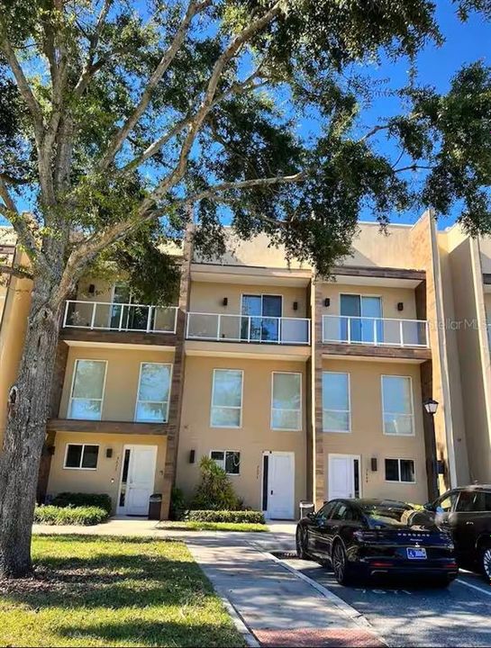 For Sale: $429,000 (4 beds, 4 baths, 2538 Square Feet)