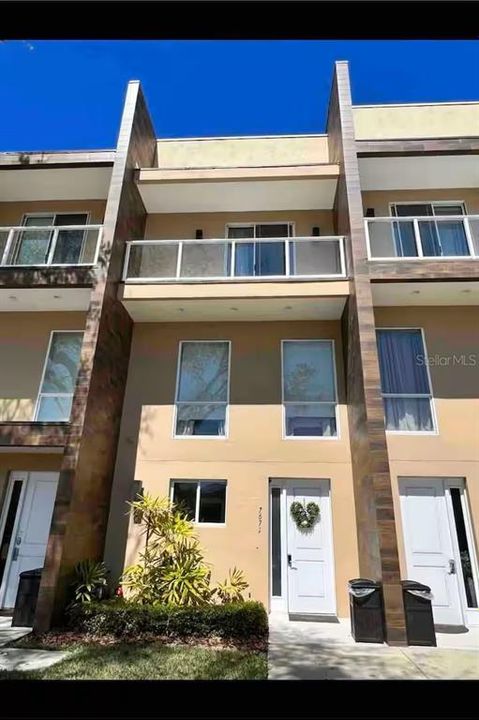For Sale: $429,000 (4 beds, 4 baths, 2538 Square Feet)