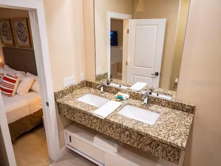 For Sale: $429,000 (4 beds, 4 baths, 2538 Square Feet)