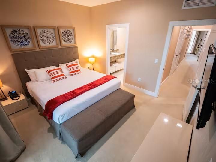 For Sale: $429,000 (4 beds, 4 baths, 2538 Square Feet)