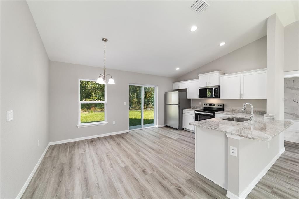 For Sale: $249,000 (3 beds, 2 baths, 1089 Square Feet)