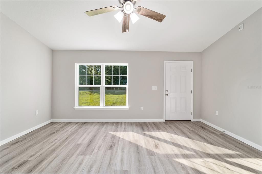 For Sale: $249,000 (3 beds, 2 baths, 1089 Square Feet)