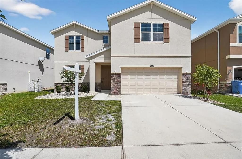 Active With Contract: $2,500 (4 beds, 2 baths, 2519 Square Feet)