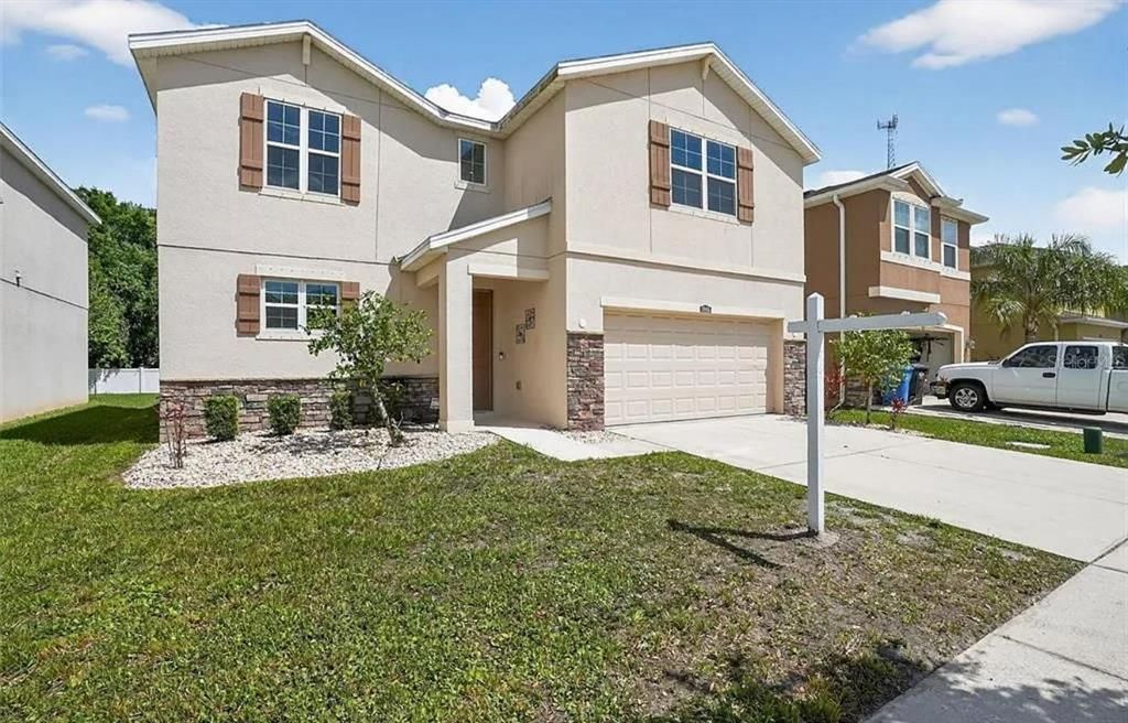 Active With Contract: $2,500 (4 beds, 2 baths, 2519 Square Feet)