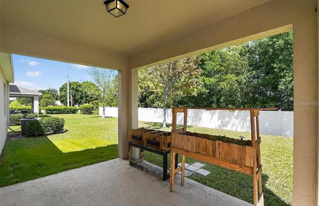 Active With Contract: $2,500 (4 beds, 2 baths, 2519 Square Feet)