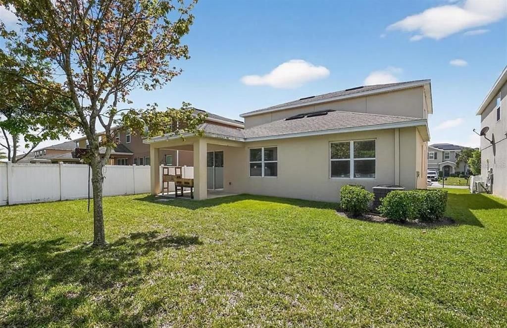 Active With Contract: $2,500 (4 beds, 2 baths, 2519 Square Feet)