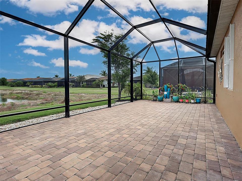 For Sale: $490,000 (3 beds, 3 baths, 2373 Square Feet)