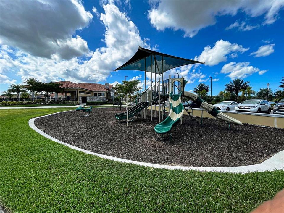 For Sale: $490,000 (3 beds, 3 baths, 2373 Square Feet)