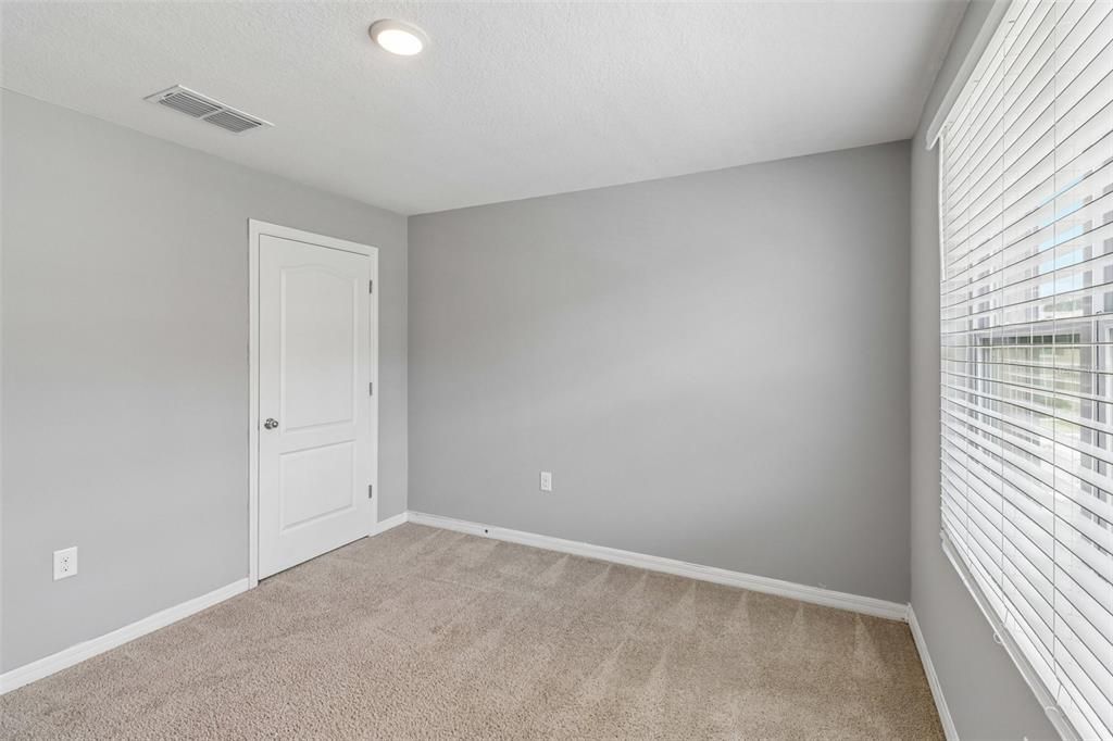 Activo con contrato: $259,900 (3 camas, 2 baños, 1648 Pies cuadrados)