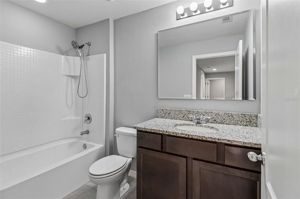Activo con contrato: $259,900 (3 camas, 2 baños, 1648 Pies cuadrados)