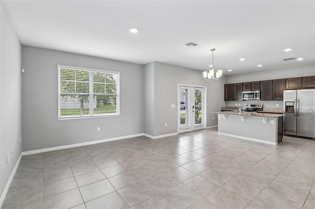 Activo con contrato: $259,900 (3 camas, 2 baños, 1648 Pies cuadrados)