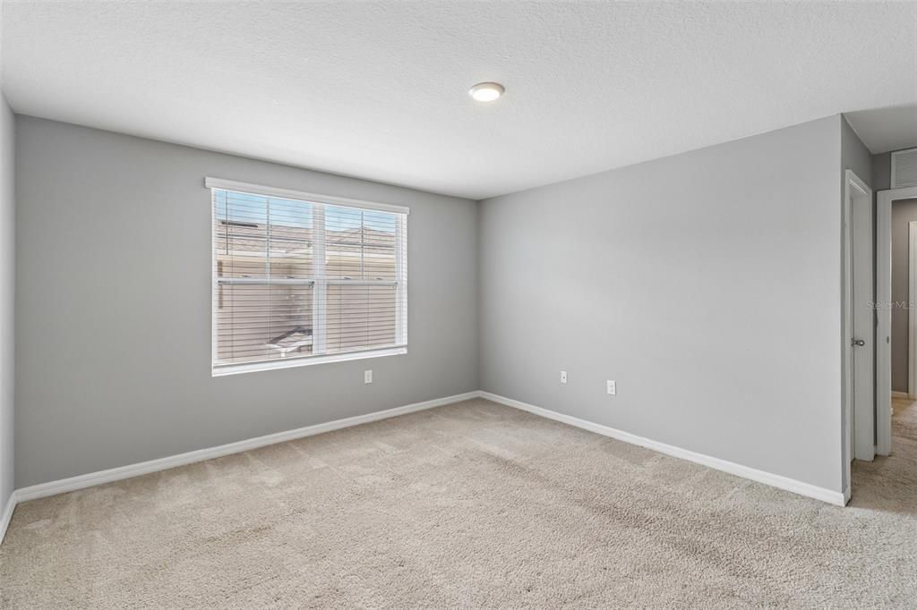Activo con contrato: $259,900 (3 camas, 2 baños, 1648 Pies cuadrados)