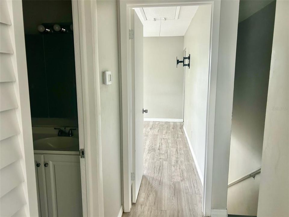 В аренду: $1,800 (2 спален, 1 ванн, 864 Квадратных фут)