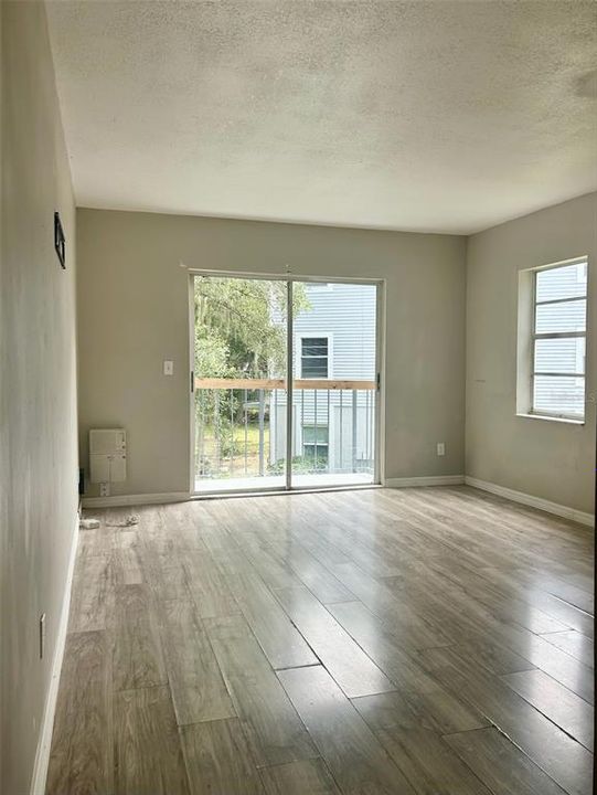 В аренду: $1,800 (2 спален, 1 ванн, 864 Квадратных фут)