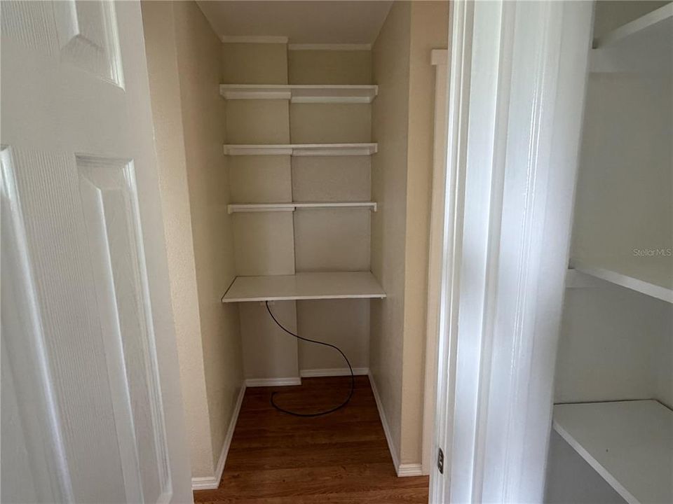 For Sale: $299,900 (2 beds, 1 baths, 768 Square Feet)