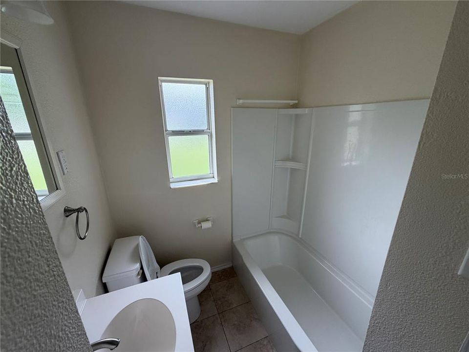 For Sale: $299,900 (2 beds, 1 baths, 768 Square Feet)
