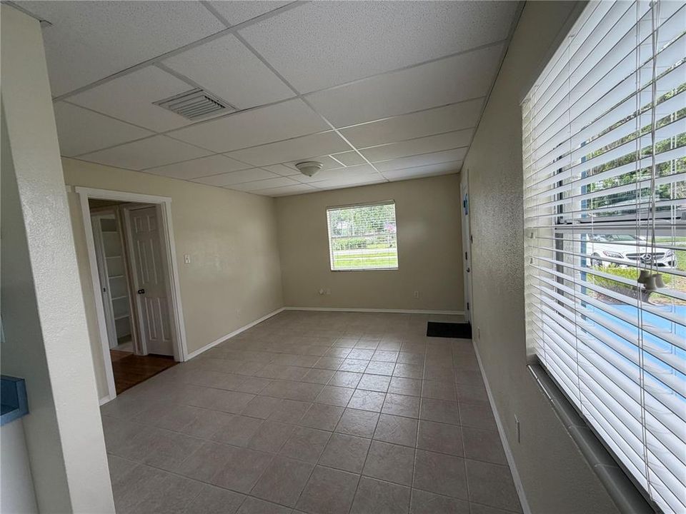 For Sale: $299,900 (2 beds, 1 baths, 768 Square Feet)