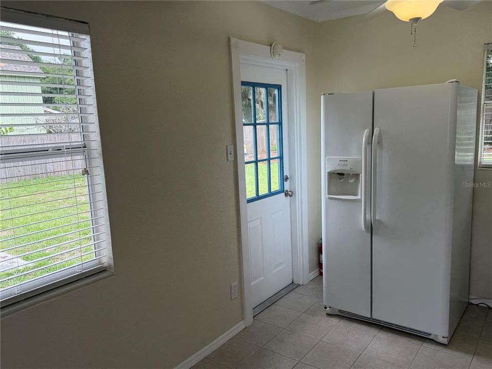 For Sale: $299,900 (2 beds, 1 baths, 768 Square Feet)