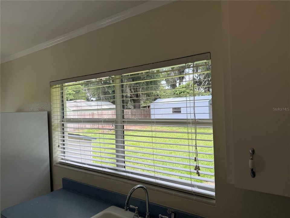 For Sale: $299,900 (2 beds, 1 baths, 768 Square Feet)