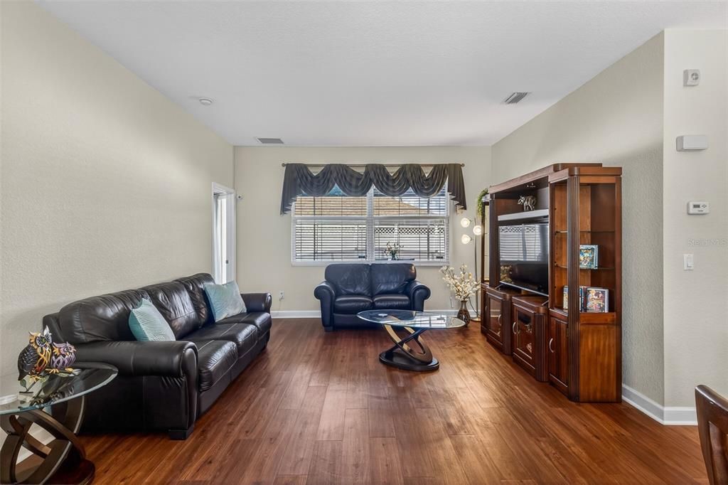En Venta: $450,000 (3 camas, 2 baños, 1796 Pies cuadrados)