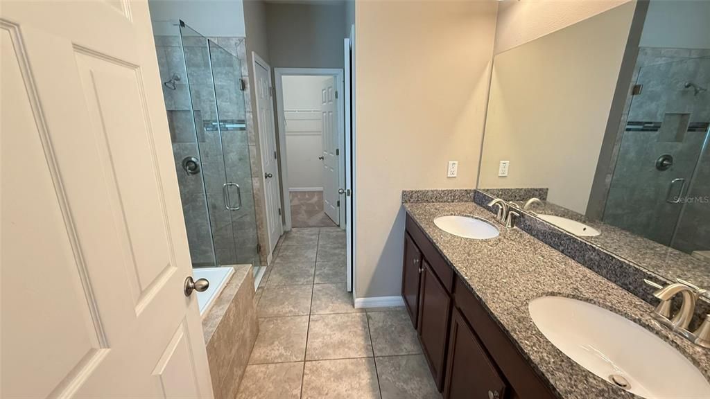 For Rent: $2,650 (3 beds, 2 baths, 2355 Square Feet)