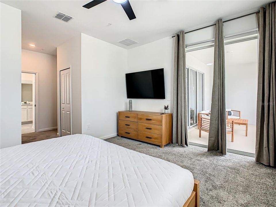 For Sale: $300,000 (3 beds, 2 baths, 1788 Square Feet)