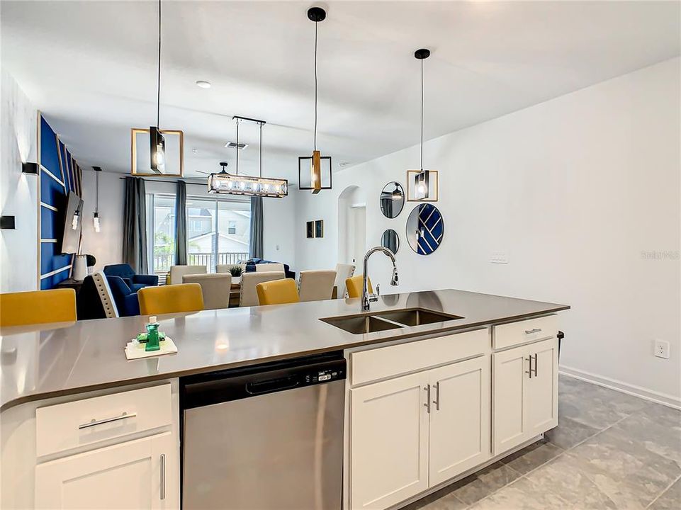 For Sale: $300,000 (3 beds, 2 baths, 1788 Square Feet)