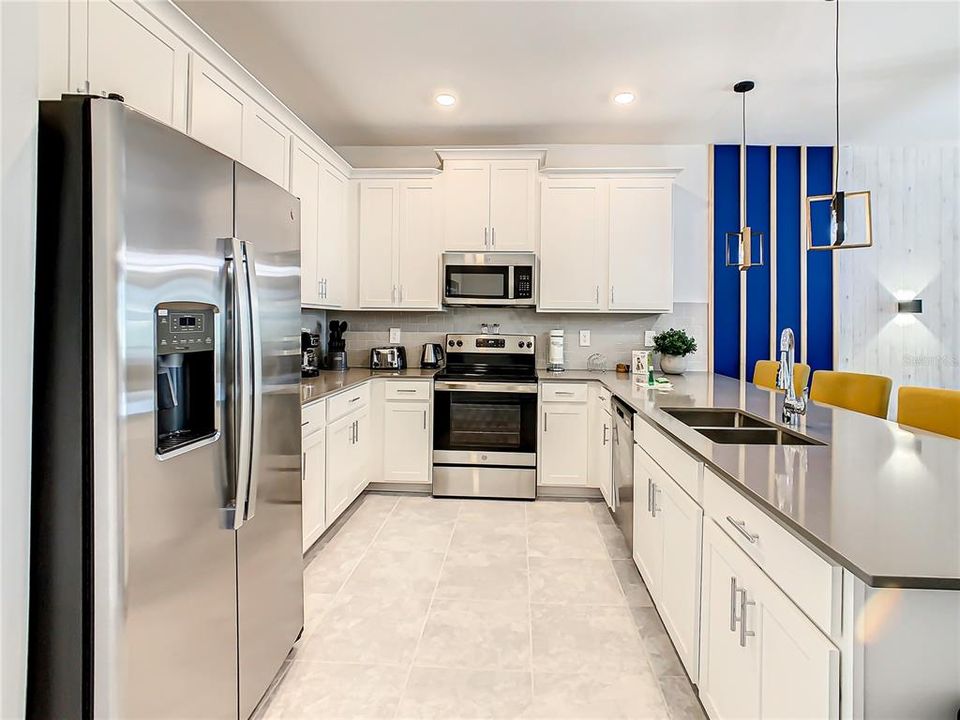 For Sale: $300,000 (3 beds, 2 baths, 1788 Square Feet)