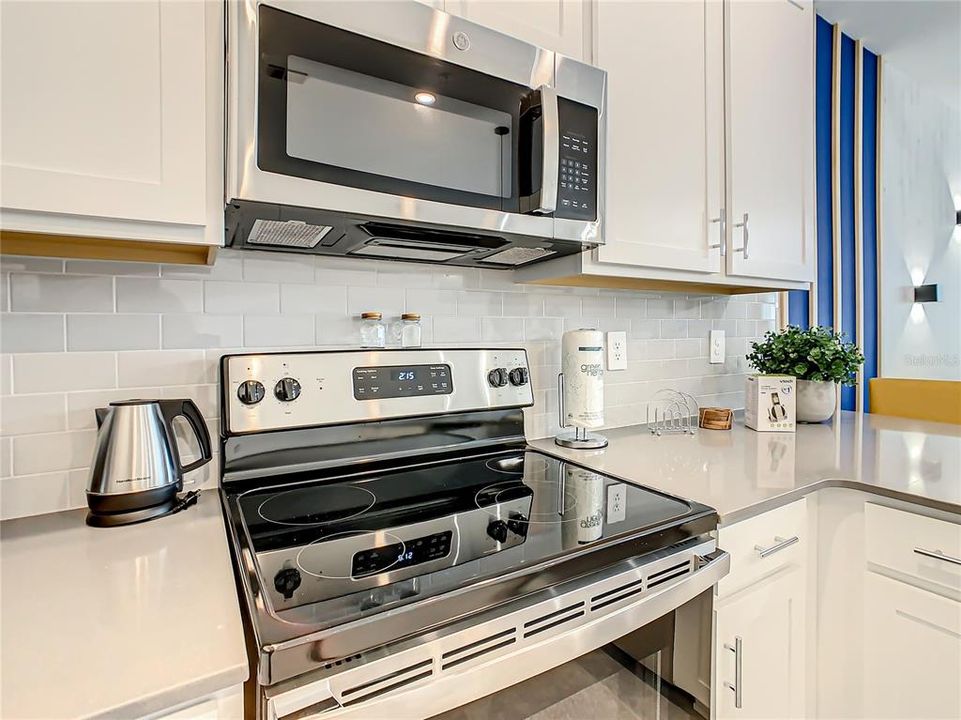 For Sale: $300,000 (3 beds, 2 baths, 1788 Square Feet)