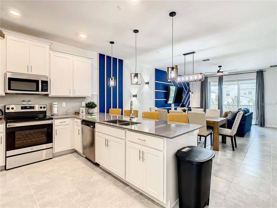 For Sale: $300,000 (3 beds, 2 baths, 1788 Square Feet)