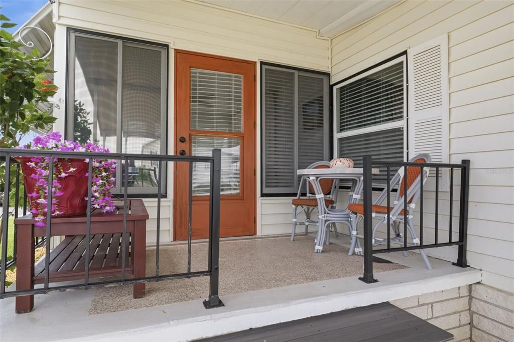 For Sale: $158,000 (2 beds, 2 baths, 1008 Square Feet)