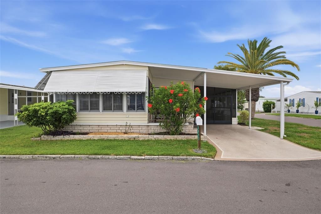 For Sale: $158,000 (2 beds, 2 baths, 1008 Square Feet)