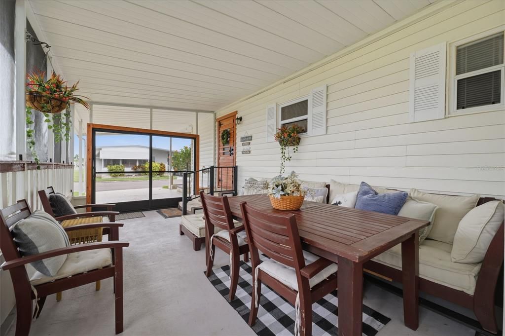 For Sale: $158,000 (2 beds, 2 baths, 1008 Square Feet)