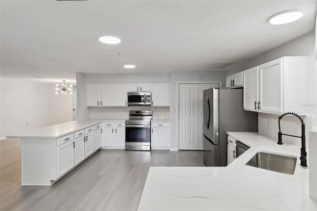 For Sale: $499,900 (5 beds, 2 baths, 2767 Square Feet)