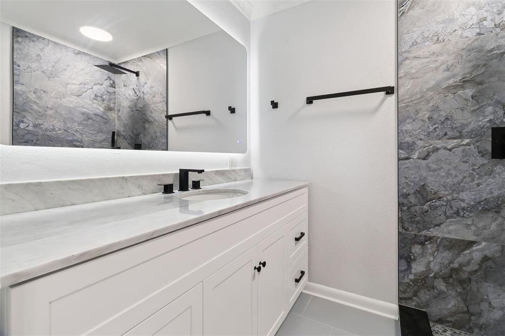 For Sale: $499,900 (5 beds, 2 baths, 2767 Square Feet)