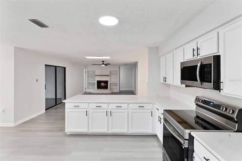 For Sale: $499,900 (5 beds, 2 baths, 2767 Square Feet)