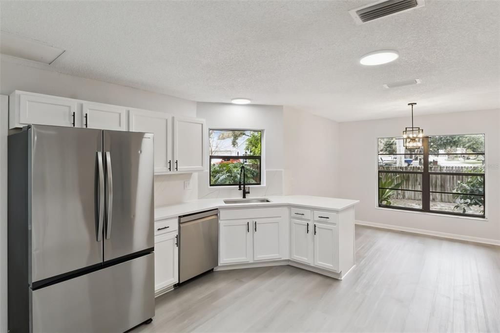 For Sale: $499,900 (5 beds, 2 baths, 2767 Square Feet)