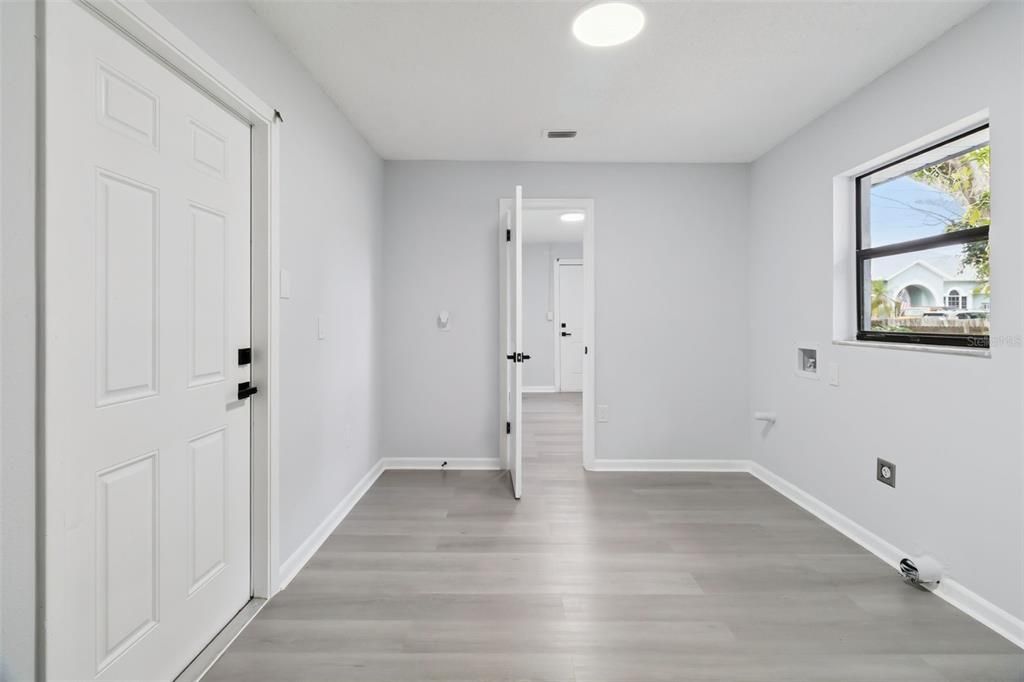 For Sale: $499,900 (5 beds, 2 baths, 2767 Square Feet)
