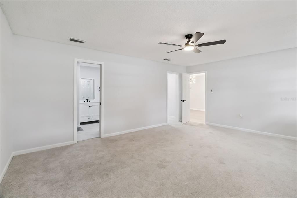 For Sale: $499,900 (5 beds, 2 baths, 2767 Square Feet)