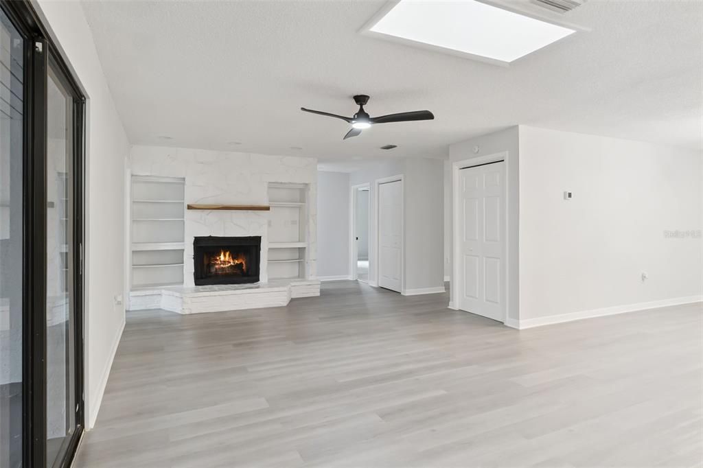 For Sale: $499,900 (5 beds, 2 baths, 2767 Square Feet)