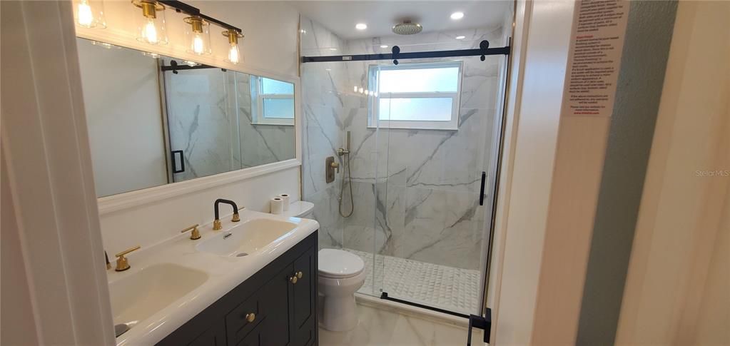 For Sale: $252,900 (2 beds, 1 baths, 1286 Square Feet)