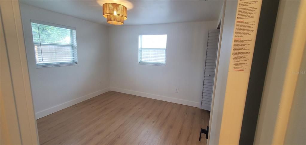 For Sale: $252,900 (2 beds, 1 baths, 1286 Square Feet)