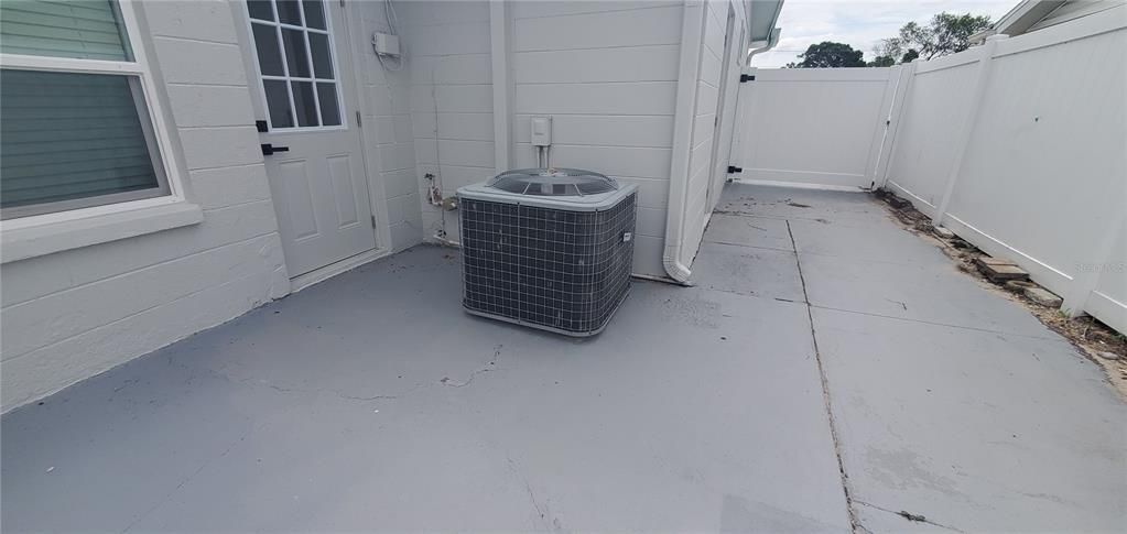 For Sale: $252,900 (2 beds, 1 baths, 1286 Square Feet)