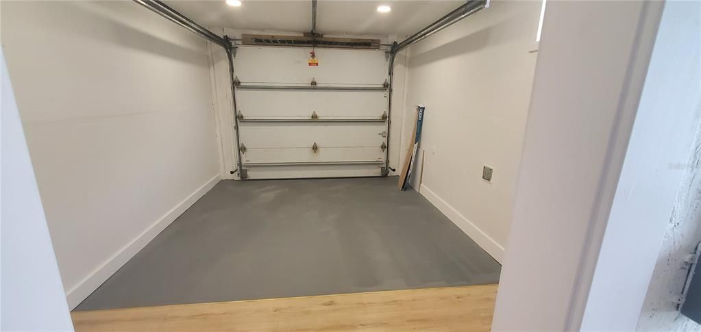 For Sale: $252,900 (2 beds, 1 baths, 1286 Square Feet)