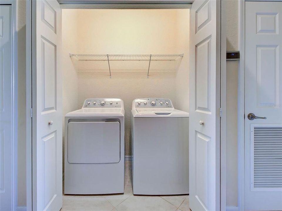 For Sale: $309,000 (3 beds, 2 baths, 1949 Square Feet)
