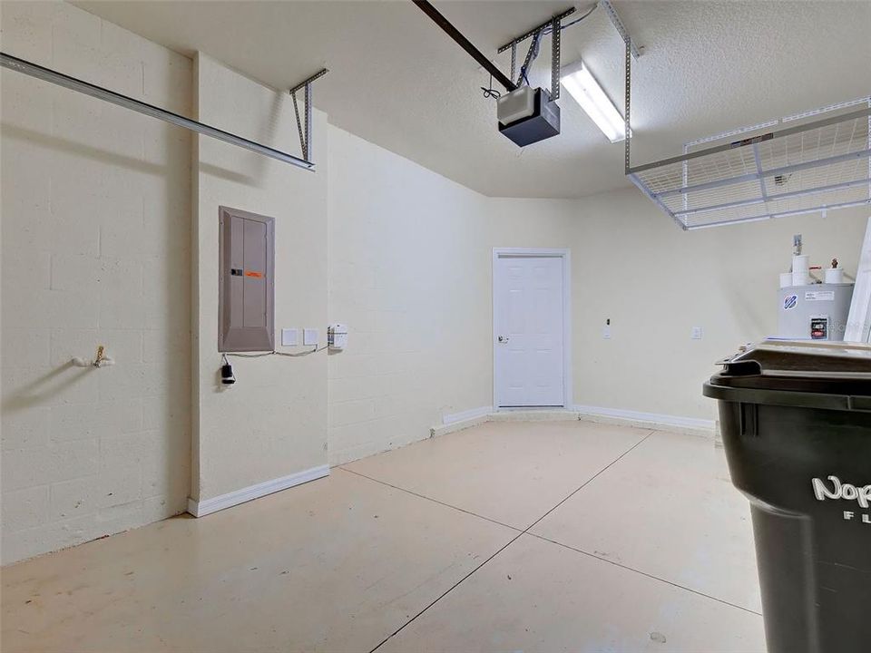 For Sale: $309,000 (3 beds, 2 baths, 1949 Square Feet)