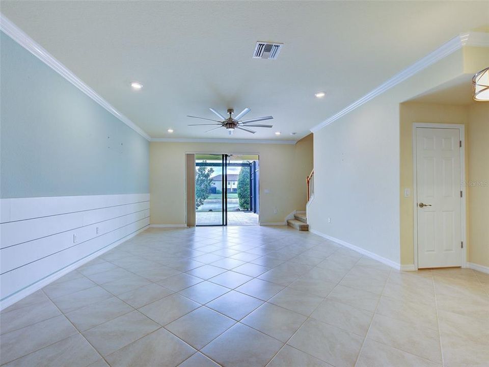 For Sale: $309,000 (3 beds, 2 baths, 1949 Square Feet)