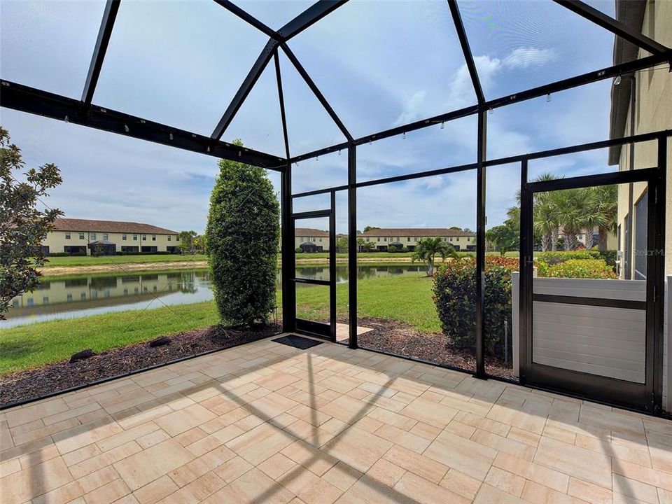 For Sale: $309,000 (3 beds, 2 baths, 1949 Square Feet)