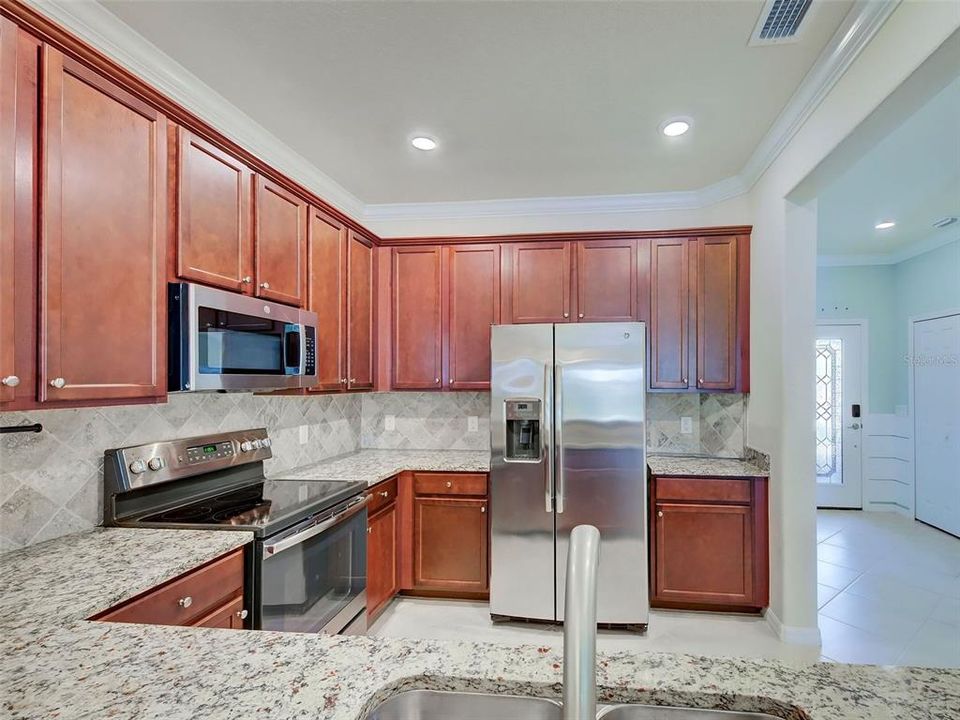 For Sale: $309,000 (3 beds, 2 baths, 1949 Square Feet)