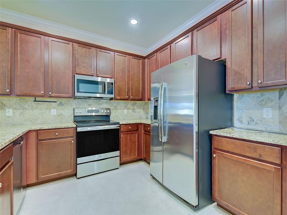 For Sale: $309,000 (3 beds, 2 baths, 1949 Square Feet)